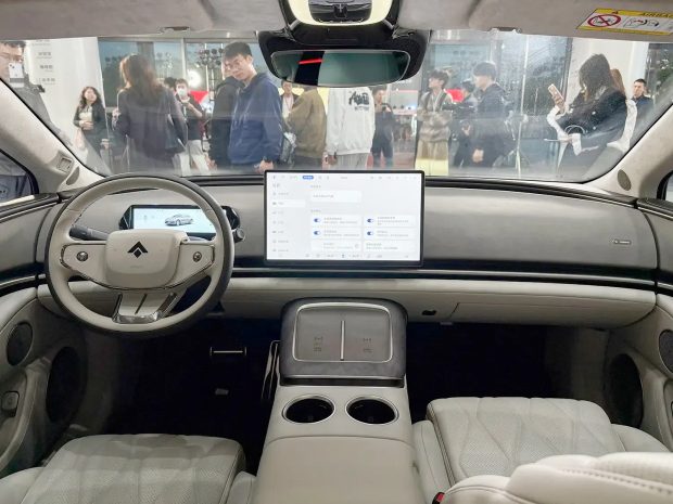 سدان لوکس GAC هایپتک A800