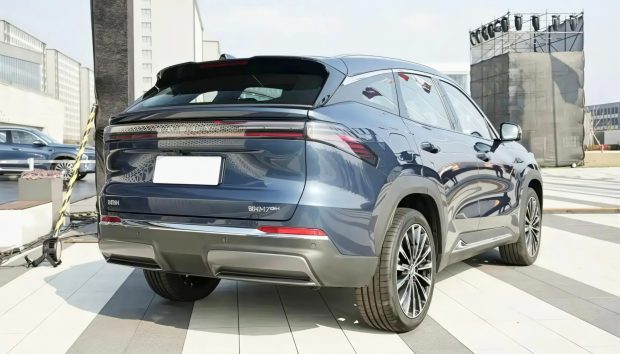 جیلی گلکسی M7 PHEV