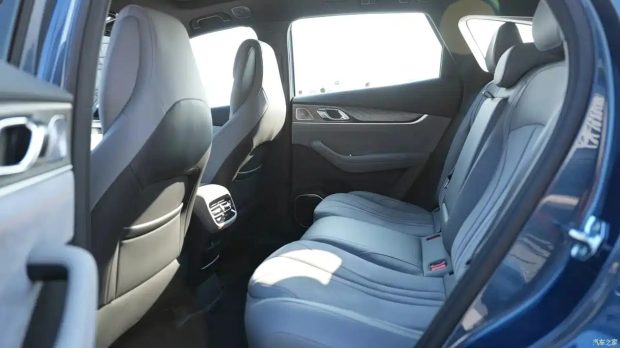 جیلی گلکسی M7 PHEV