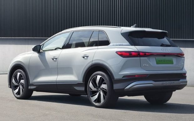 نمای عقب آئودی Q5 ایترون 40