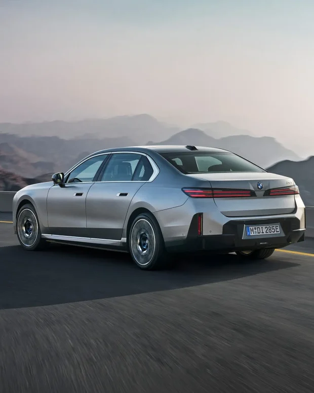 بی ام و سری 7 مدل 2027