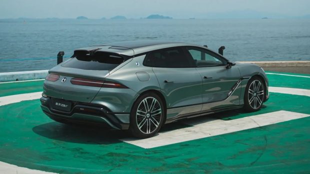 نمای عقب بی‌ وای‌ دی دنزا Z9 GT