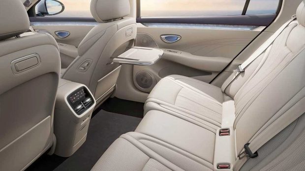 نمای کابین بی‌ وای‌ دی سیل 08