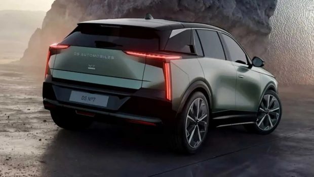 نمای عقب شاسی بلند دیاس N°7