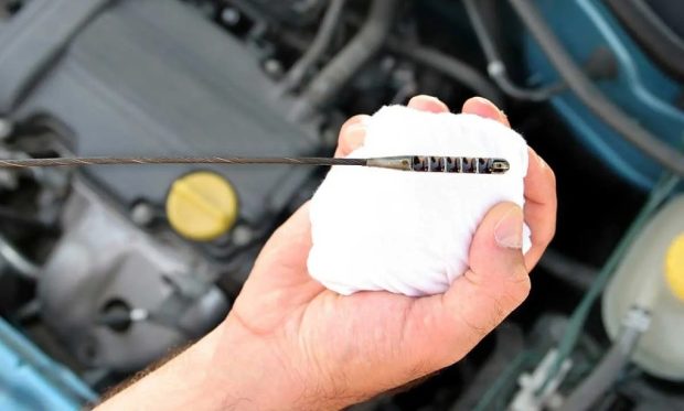 تیره شدن روغن موتور