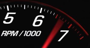 رانندگی با دور موتور بالا