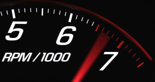 رانندگی با دور موتور بالا