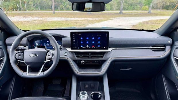 نمای کابین فورد اکسپلورر ۲۰۲۶