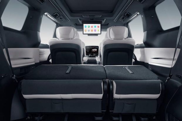 جی ای سی M8 - فضای بار