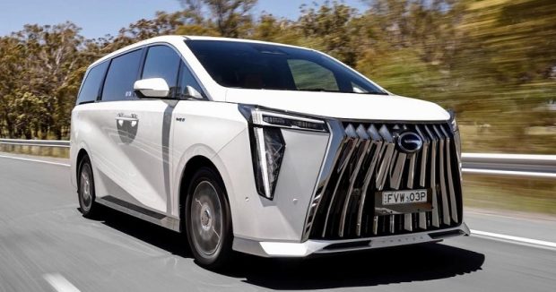 جی ای سی M8 - نمای جلو