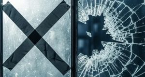 چسب زدن شیشه در انفجار