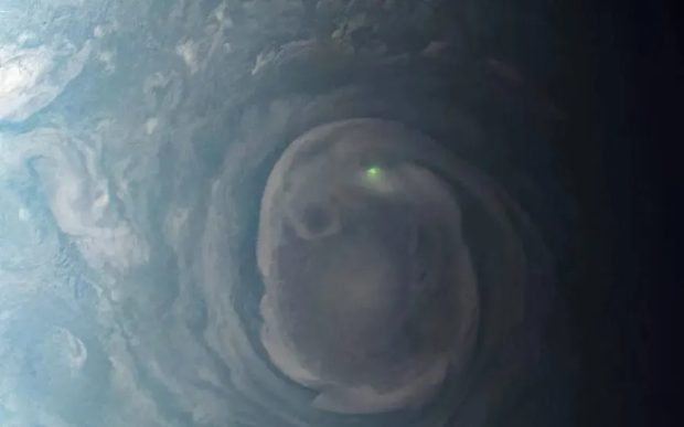 صاعقههای سیاره مشتری قدرتمندتر از زمین هستند