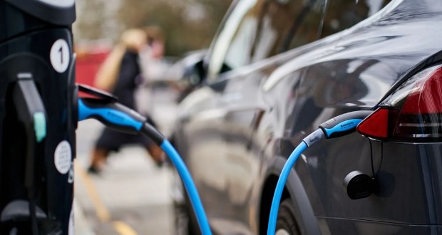 نگهداری خودروهای برقی