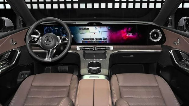 نمای داشبورد مرسدس بنز GLC L برقی