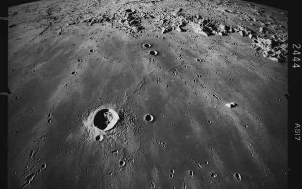 یخ ماه آن قدرها که گفته شده زیاد نیست