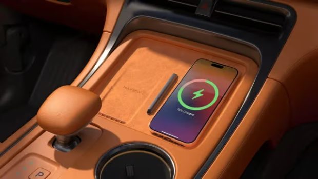 راکس آداماس - کنسول وسط