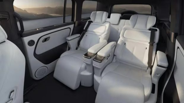 راکس آداماس - صندلی‌های عقب