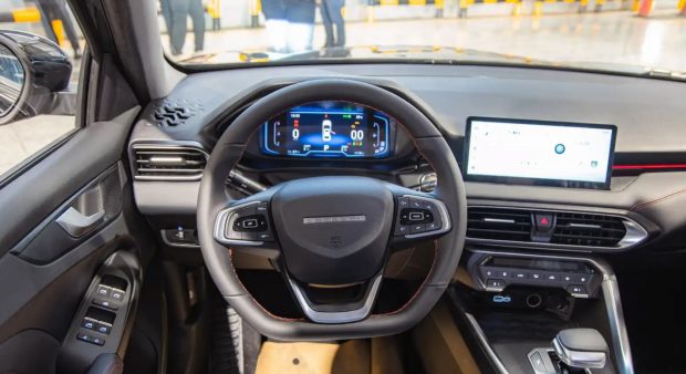 نمای کابین بهمن ریسپکت 2 فیس‌لیفت