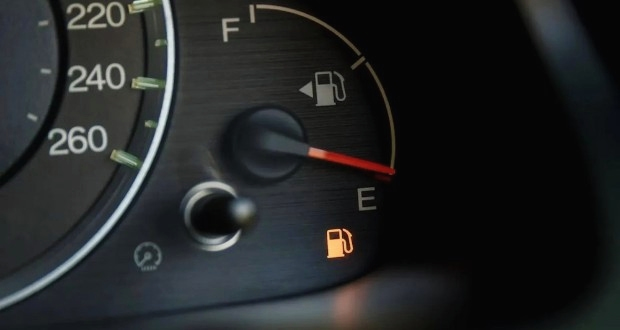 چراغ بنزین خودرو