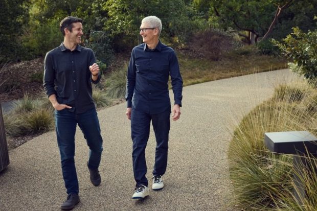 تیم کوک از سمت خود کناره گیری کرد