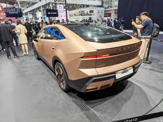 هیوندای آیونیک V