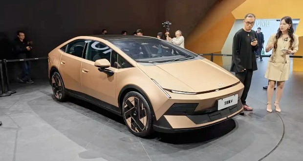 هیوندای آیونیک V