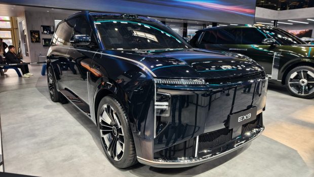 شاسی‌بلند پرچمدار چری اکسید EX9