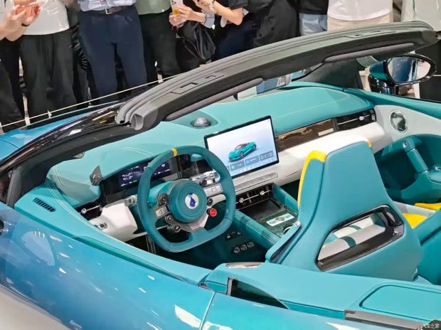 دنزا Z کانورتیبل