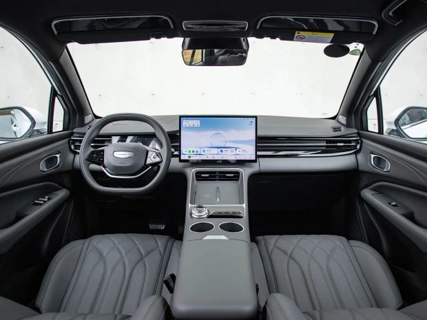 شاسی‌بلند جیلی Boyue EREV