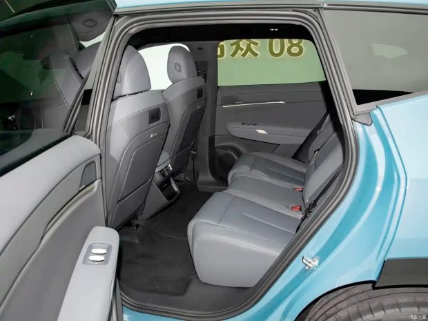 فولکس واگن ID. Unyx 08