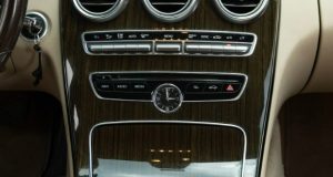 ساعت آنالوگ در خودروهای لوکس