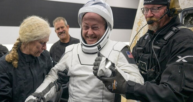 فضانورد ناسا