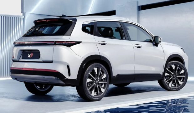 نمای عقب ام وی ام X77