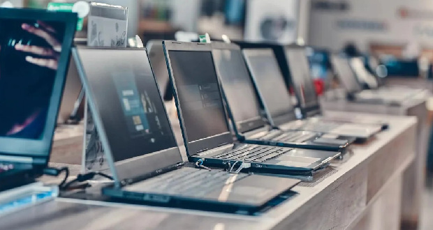 اثر بسته شدن تنگه هرمز روی صنعت موبایل و لپ تاپ