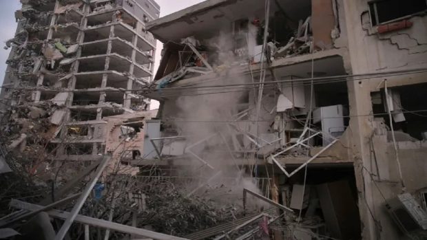 گرفتار شدن زیر آوار