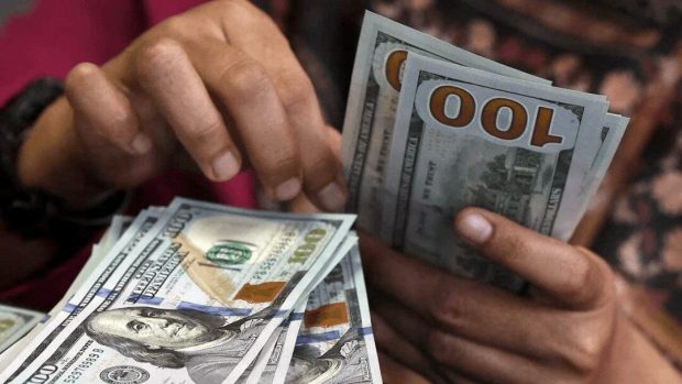 علت توقف قیمت دلار در کانال ۱۵۰ هزار تومان چیست؟ تحلیل کارشناسان از ارزش ذاتی و پیشبینی قیمت دلار در روزهای آینده را اینجا بخوانید.