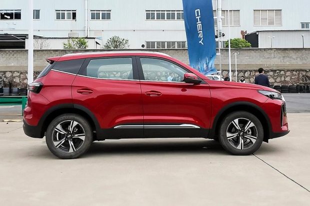 ام وی ام X5 - نمای جانبی