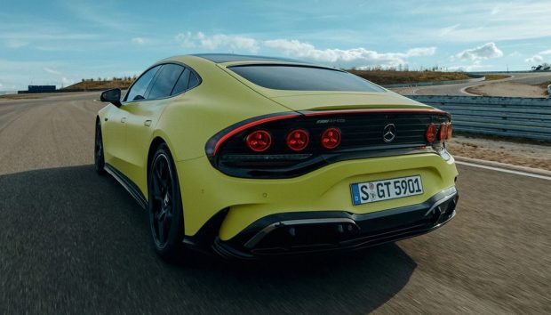 نمای عقب مرسدس بنز AMG GT برقی