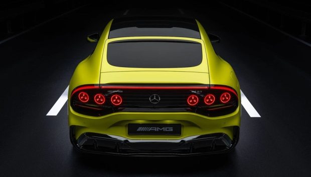 نمای عقب مرسدس بنز AMG GT برقی