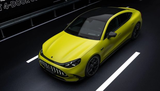 نمای جلو مرسدس بنز AMG GT برقی