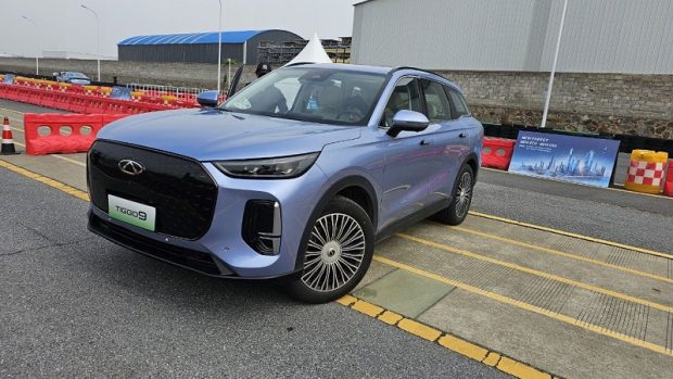 قیمت جدید فونیکس F9 و ام وی ام X77