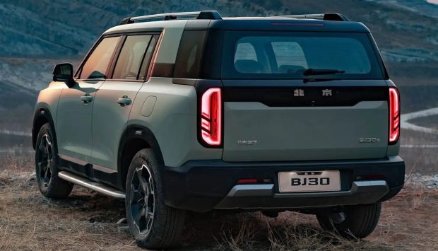 نمای عقب بایک BJ30e