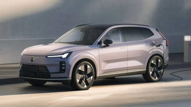 ولوو XC70 - نمای جلو