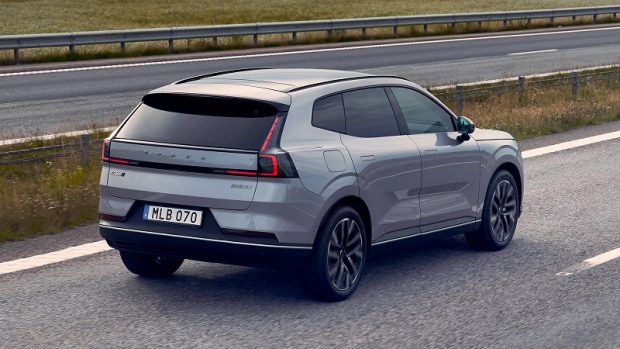 ولوو XC70 - نمای عقب