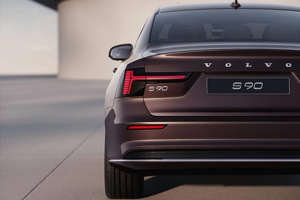 ولوو S90 - چراغ عقب