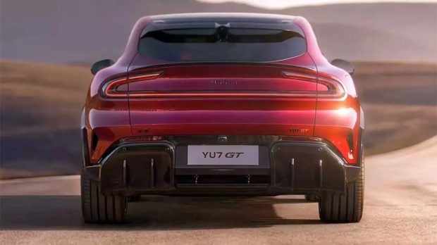 نمای عقب شیائومی YU7 GT