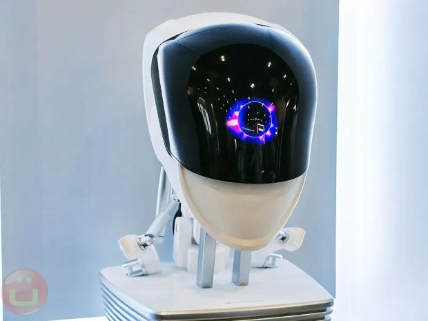 نمایشگر OLED ربات انسان‌نما