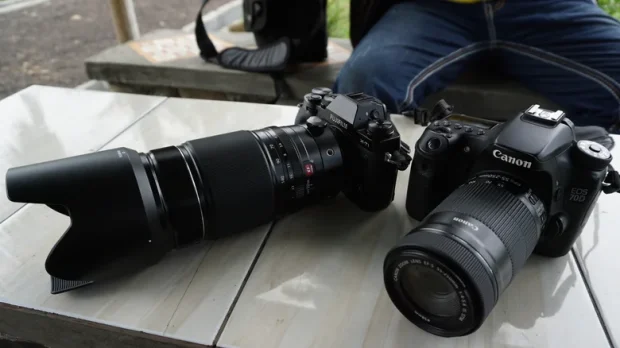 خرید دوربین DSLR
