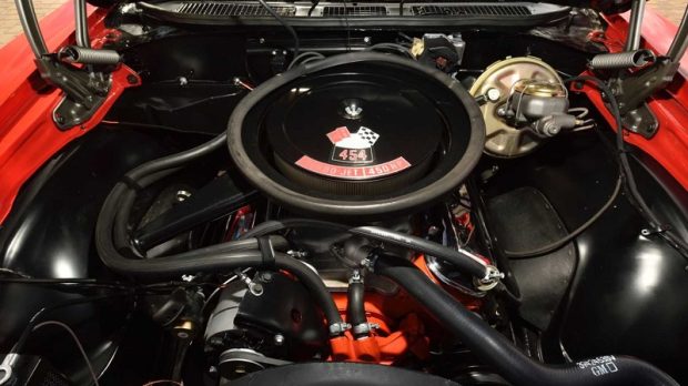 ۱۰ خودرو کلاسیک V8 کاربراتوری