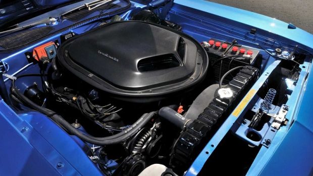 ۱۰ خودرو کلاسیک V8 کاربراتوری